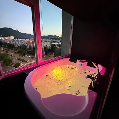 アパート Panoramic - Jacuzzi & Tampa View ブラショフ