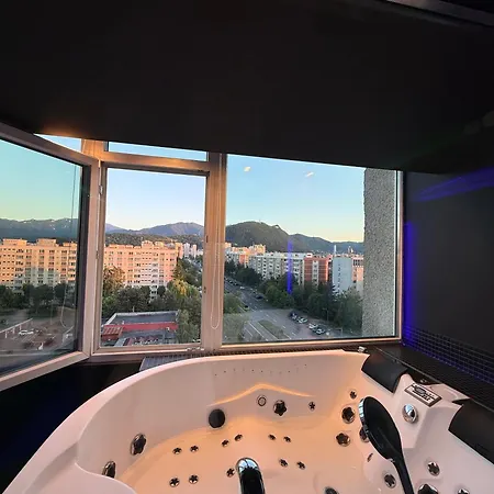 アパート Panoramic - Jacuzzi & Tampa View ブラショフ