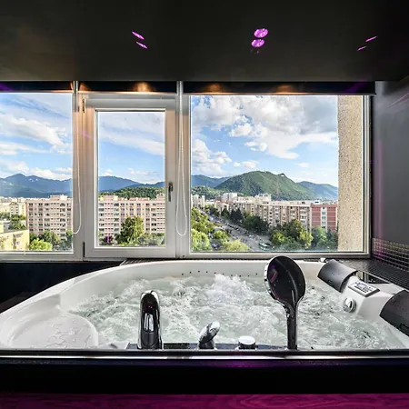 公寓 Panoramic - Jacuzzi & Tampa View 布拉索夫